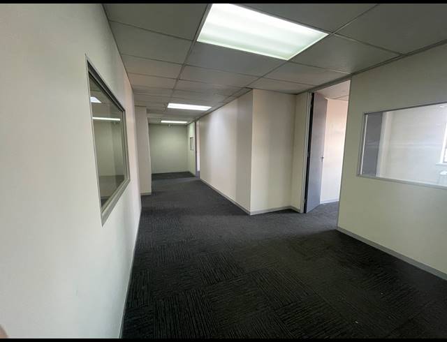 283M² OFFICE TO LET IN BARTLETT